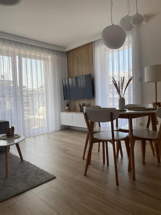 Apartament Nadmorski Z Basenem Klifowa Rewal Ngoại thất bức ảnh
