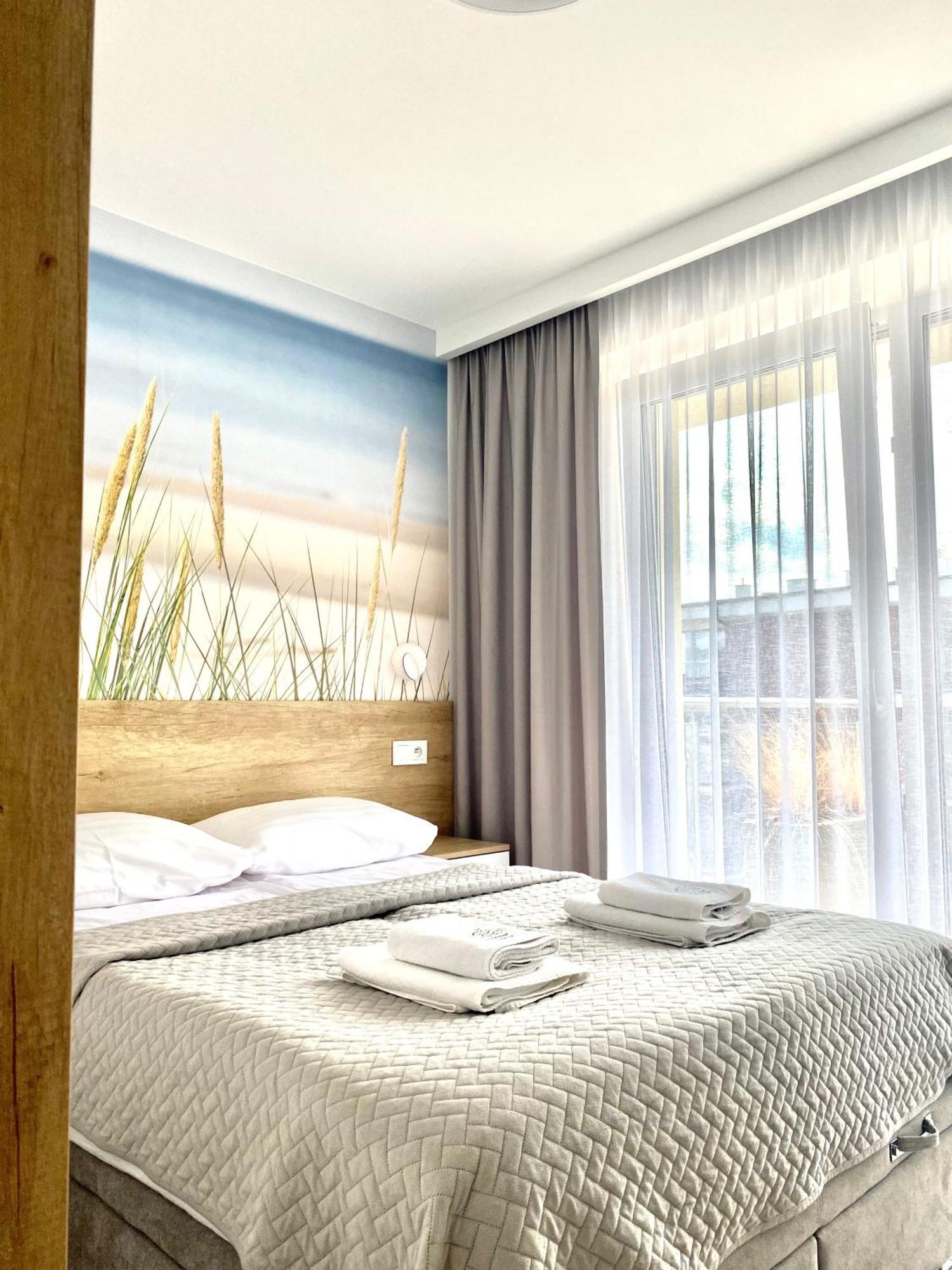 Apartament Nadmorski Z Basenem Klifowa Rewal Ngoại thất bức ảnh